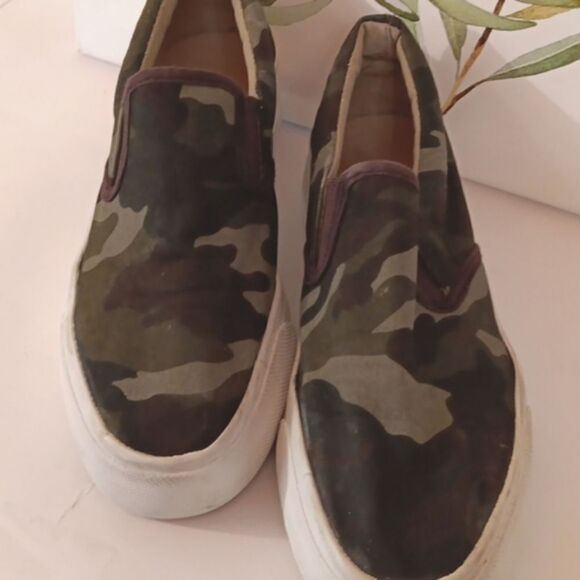 Restricted  Camo Canvas Slip On Shoes - Picture 12 of 12